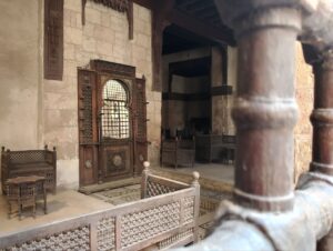 IMG-20250508-WA0013-300x226 "بيت السحيمى" تحفة معمارية متميزة فى قلب الأزهر... نرصد تعدد ملاكه على مر الزمن