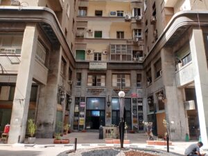 IMG-20250508-WA0084-300x226 الإيموبيليا: هرم مصر الرابع يروي أسرار قرن من الرفاهية والغموض"