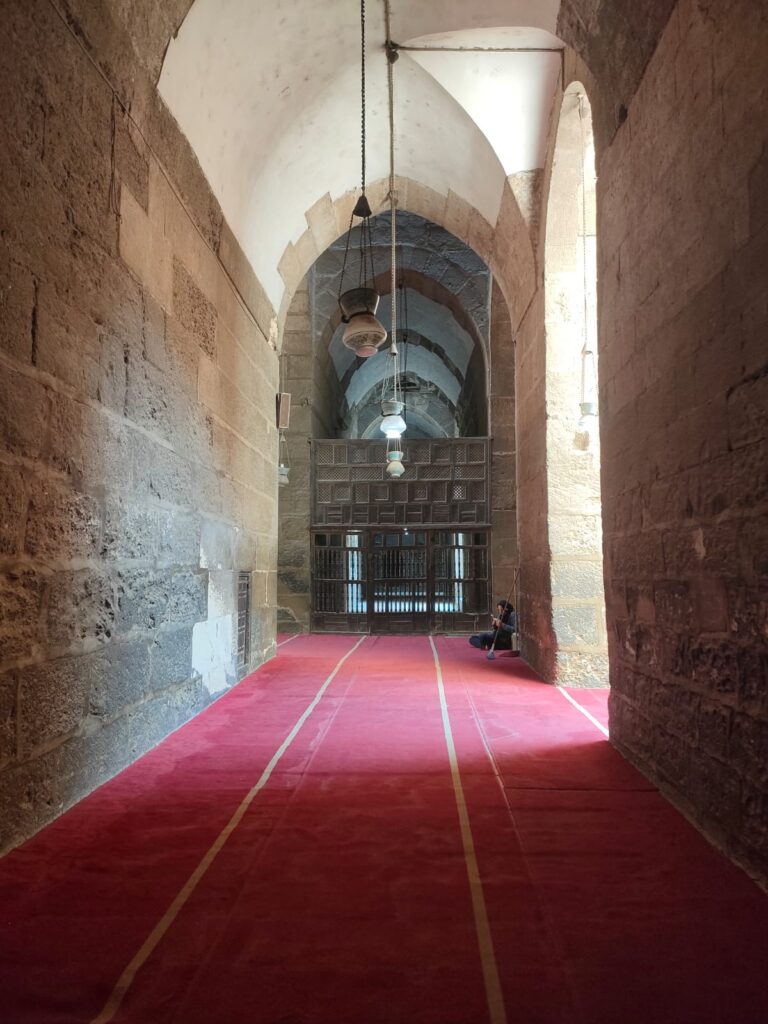 IMG-20250521-WA0074-768x1024 مؤرخون: مسجد السلطان حسن هو الأكثر طموحا فى تاريخ العمارة الإسلامية