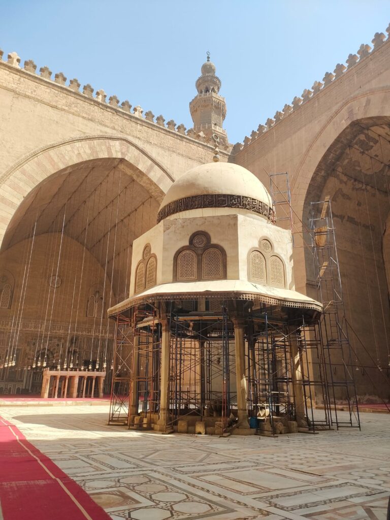 IMG-20250521-WA0077-768x1024 مؤرخون: مسجد السلطان حسن هو الأكثر طموحا فى تاريخ العمارة الإسلامية