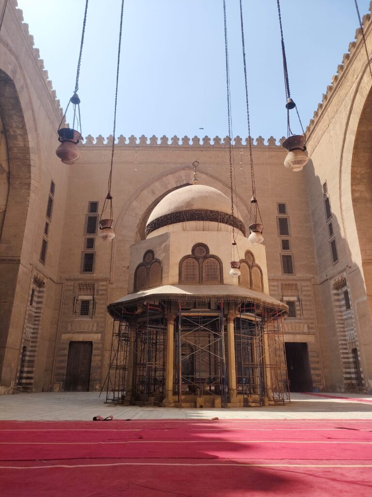 IMG-20250521-WA0079-768x1024 مؤرخون: مسجد السلطان حسن هو الأكثر طموحا فى تاريخ العمارة الإسلامية