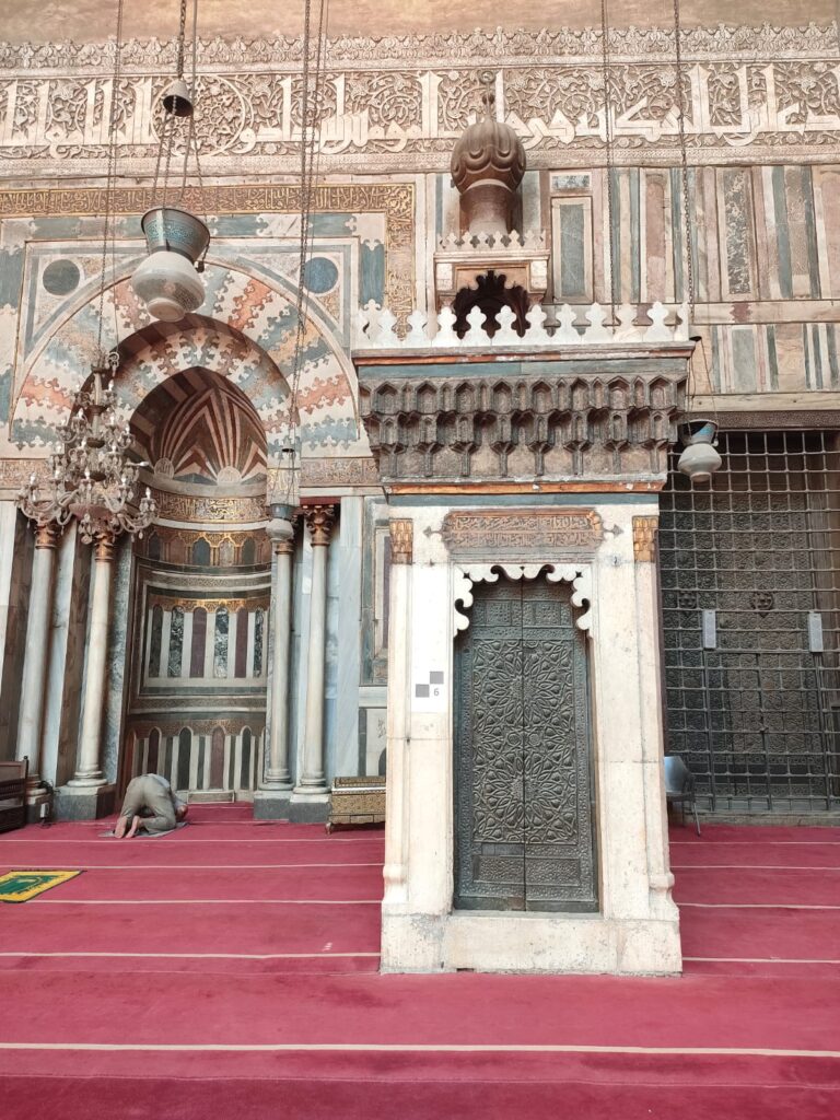 IMG-20250521-WA0082-768x1024 مؤرخون: مسجد السلطان حسن هو الأكثر طموحا فى تاريخ العمارة الإسلامية