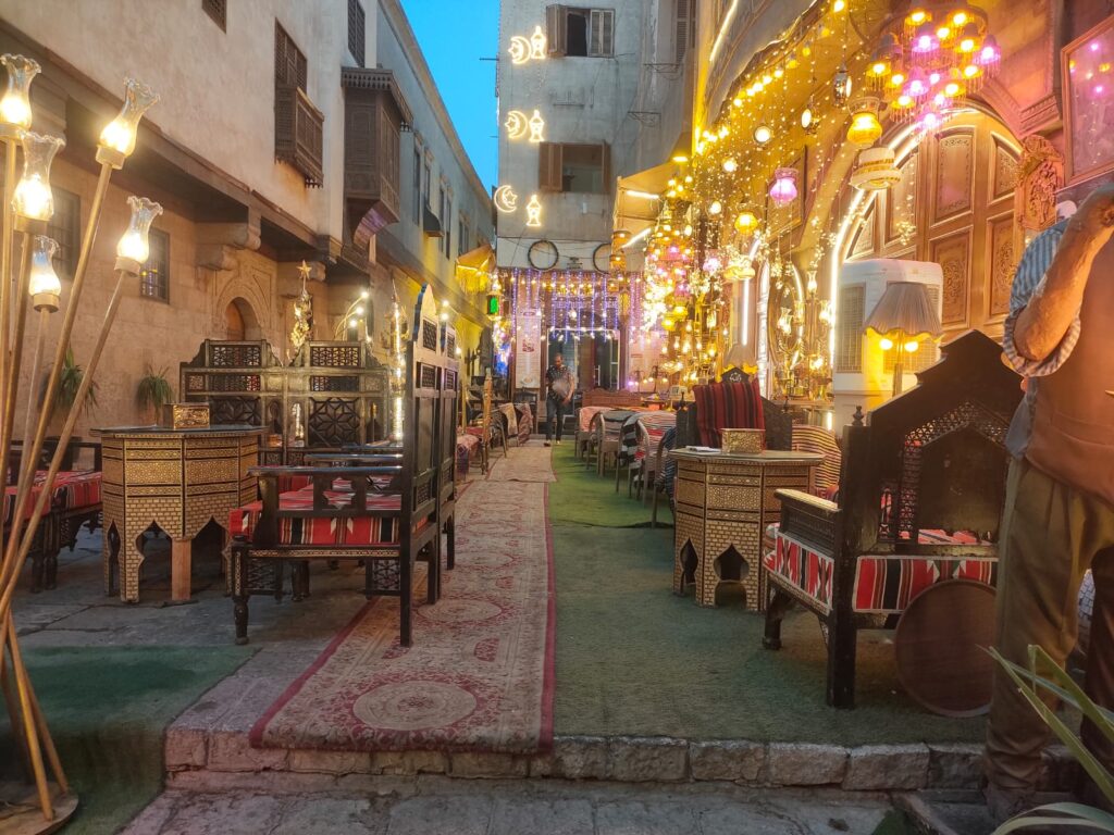 IMG-20250521-WA0086-1024x768 " قهوة السحيمي" صرح تاريخى يعانى الإهمال والزحف العشوائي.. تفاصيل