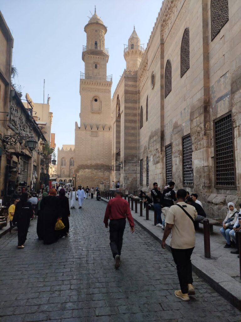 IMG-20250521-WA0142-768x1024 شارع المعز... كل حجر يحكي قصة، وكل زاوية تحفظ ذاكرة وطن